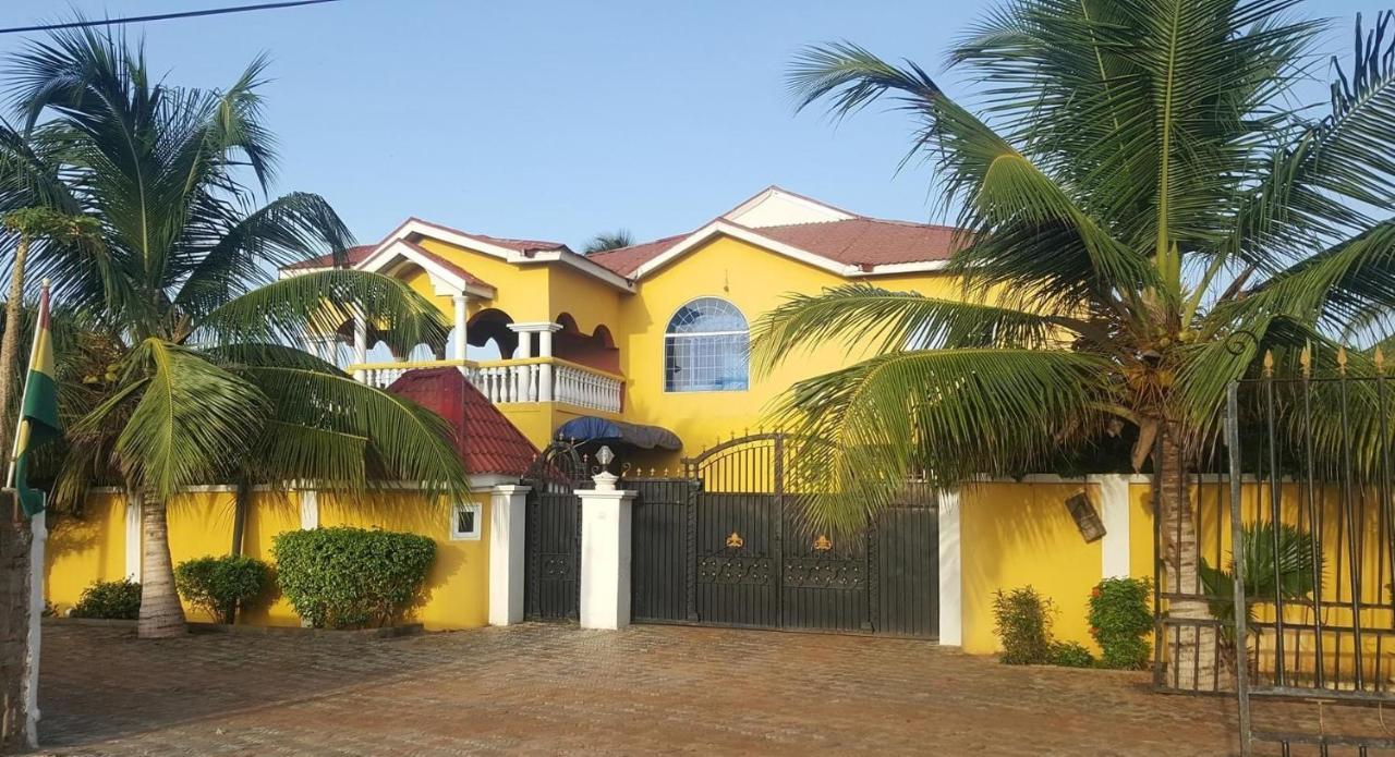 Coconut Pointe Villa & Beach Resort Prampram Exterior photo